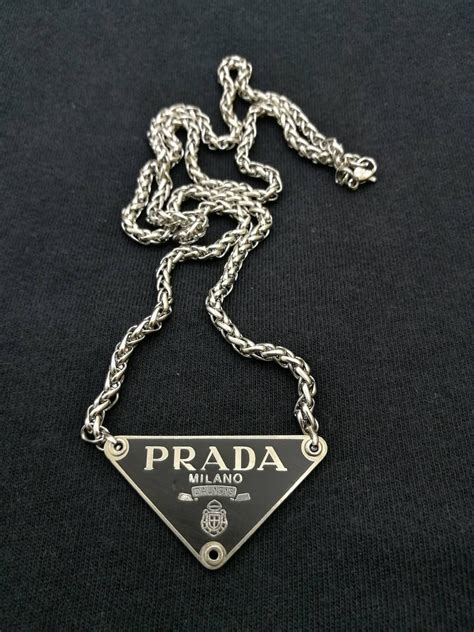 prada chain